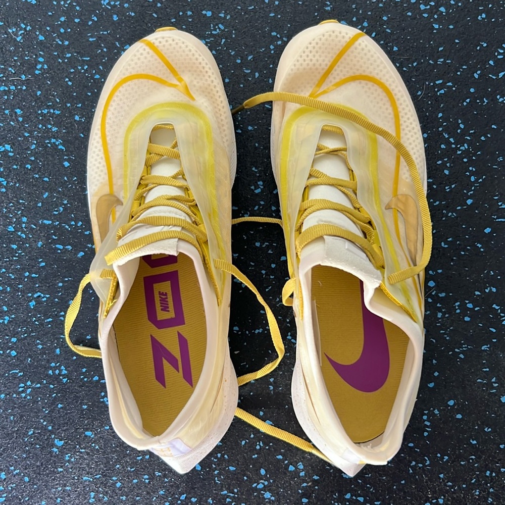 Nike zoom running sneakers. new without tags or box.  size 7.5